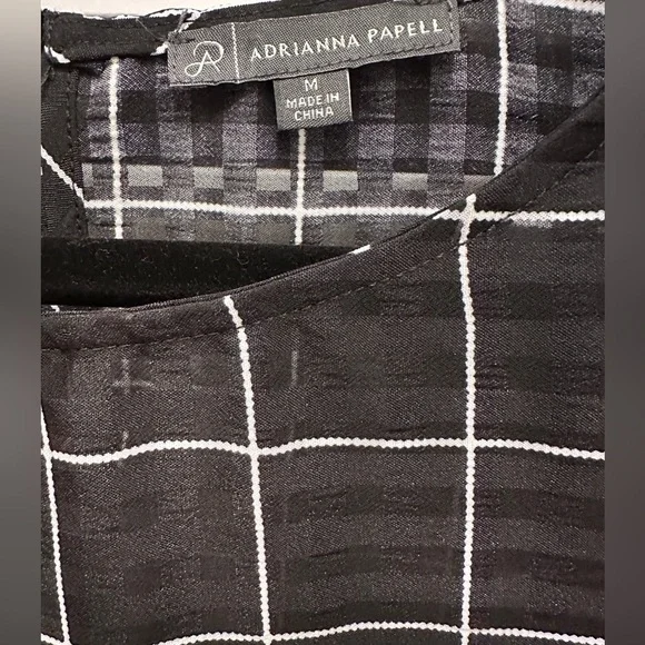 Adrianna Papell flutter sleeve black and white top - Picture 4 of 5